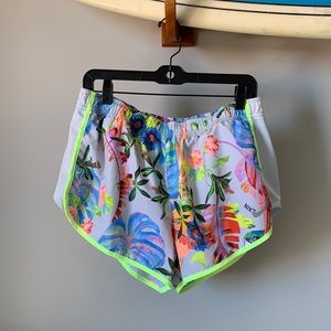 BRIGHT & GORGEOUS Nike Tempo Tropical Floral Print